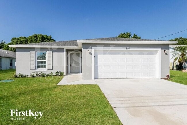 Photo - 714 SW Dalton Cir House