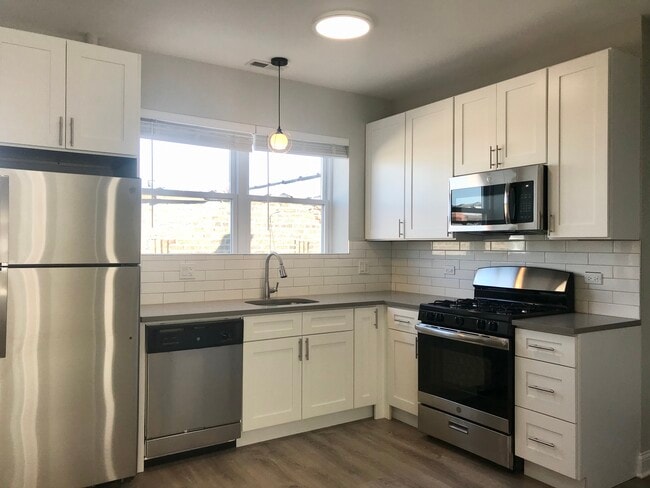 Photo - 3110 N Milwaukee Ave Unidad 1H