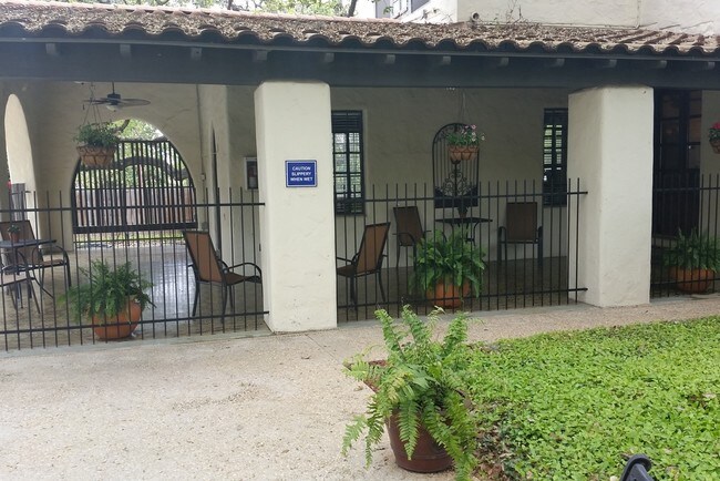 Las Cimas Apartment Homes