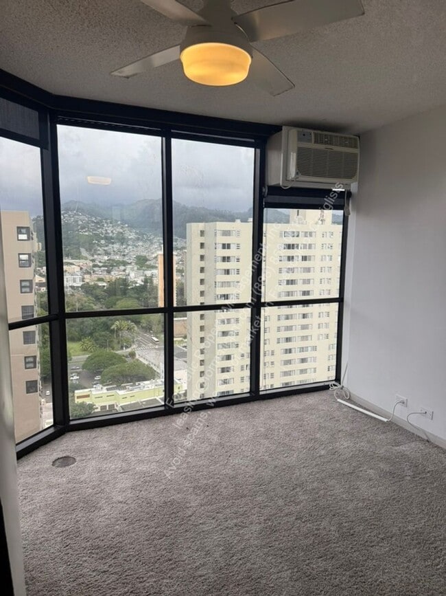 Building Photo - 60 N Beretania St Unit 3105