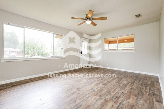 Photo - 1033 Quincy Dr