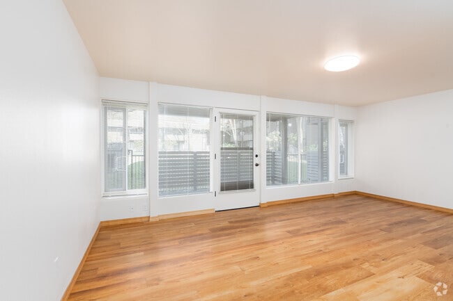 1BD, 1BA - 694-730SF