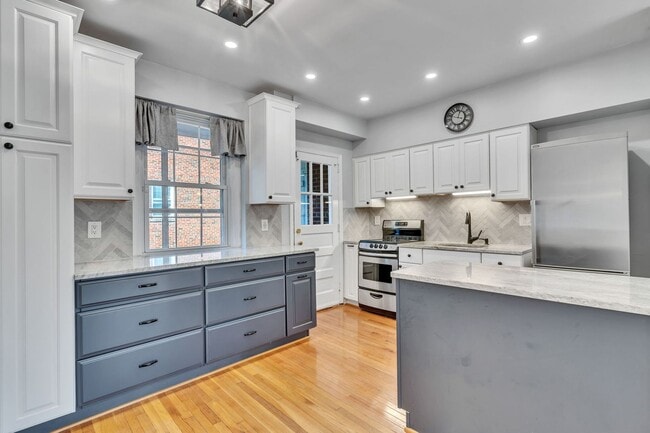 Photo - Updated Condo 3 Blocks from Metro