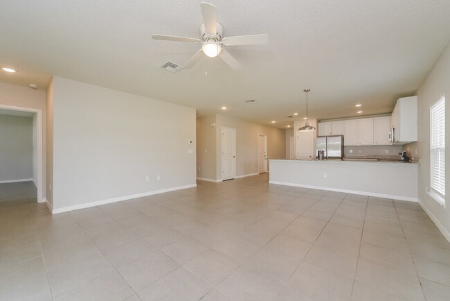 Photo - 994 James Dr