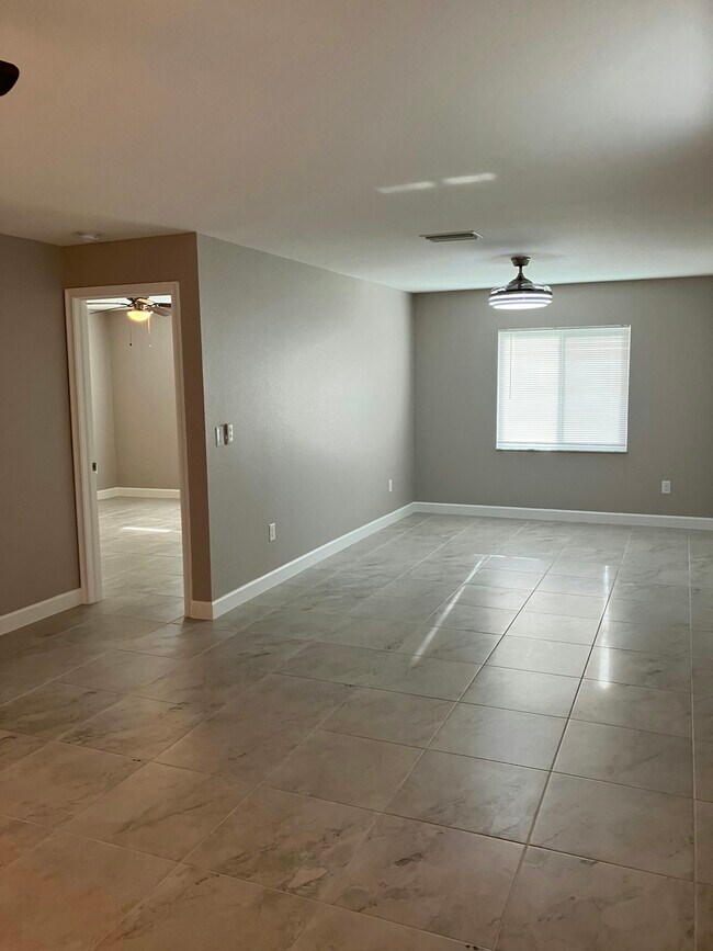 Photo - 129 Boundary Blvd