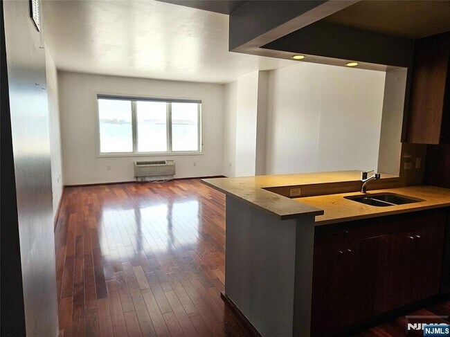 Photo - 3104 City Pl