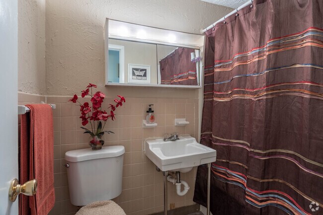2BD, 1.5BA - 673SF