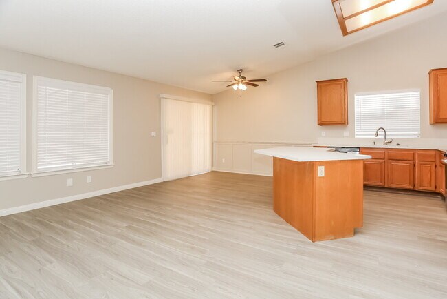 Photo - 3728 Dauntless