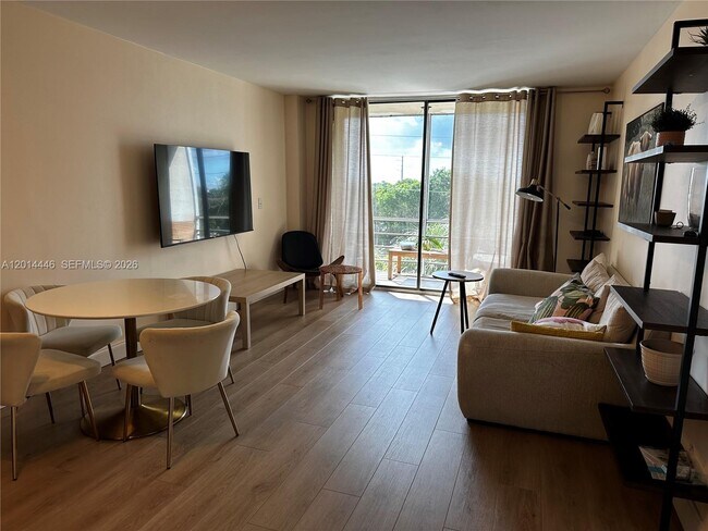 Photo - 2821 N Miami Beach Blvd Unit 4E