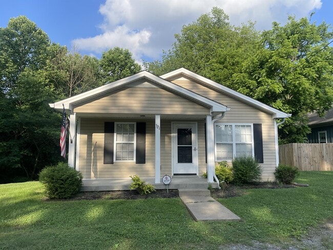 Building Photo - 321 Rossview Rd