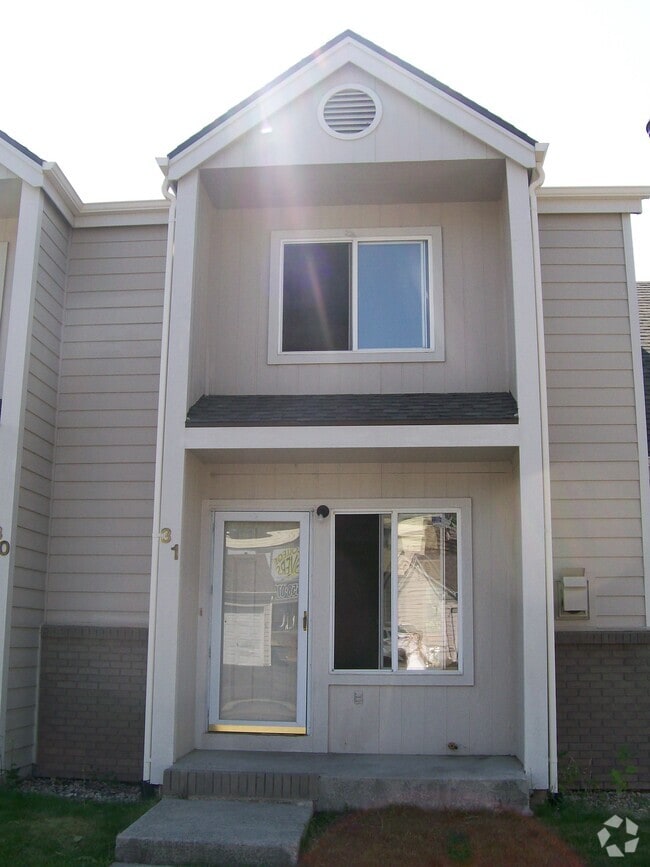 Building Photo - 2900 Ross Dr Rental