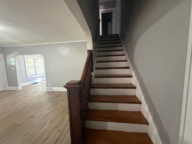 1477 Eleanor Ave