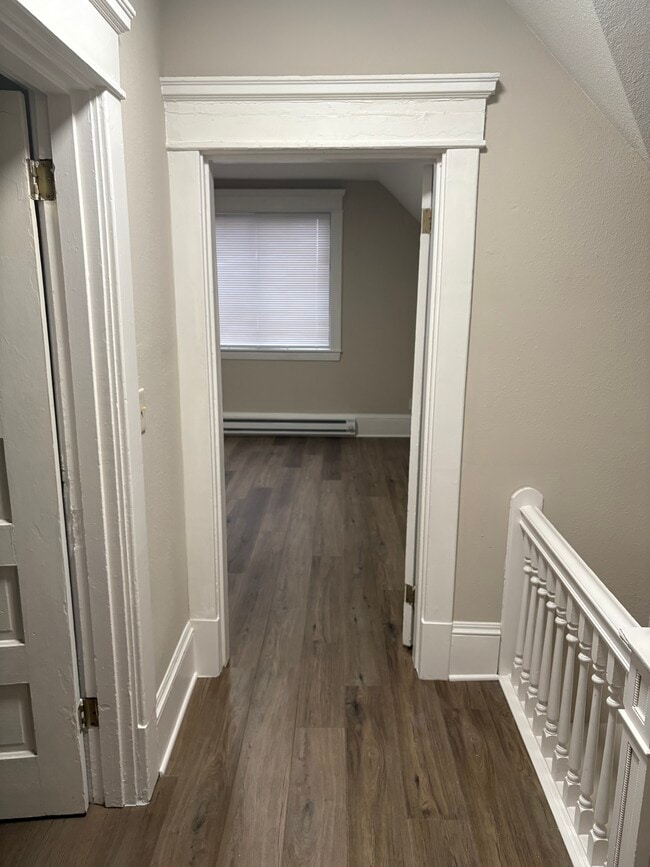 Photo - 3121 Hoyt Ave Unit B