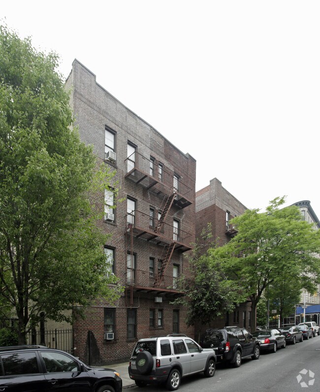 2 E 129th St