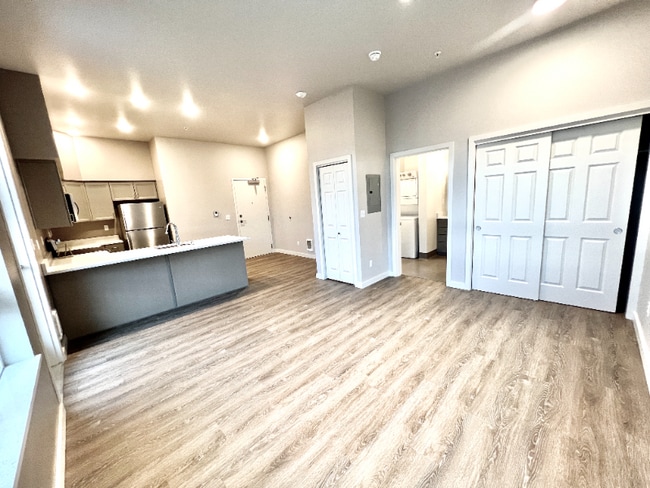 Photo - 2330 Yakima Ct Unidad B401