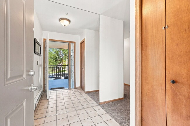Photo - $2,340.95, 2 Bed 2 Bath Condo in Boulder with In Unit Laundry! Unit #211