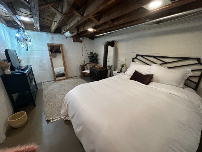 Photo - 10166 Glebe Rd