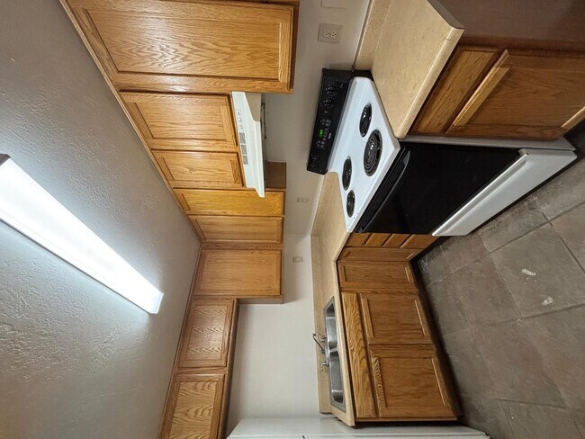 Photo - 809 N 9th Ave