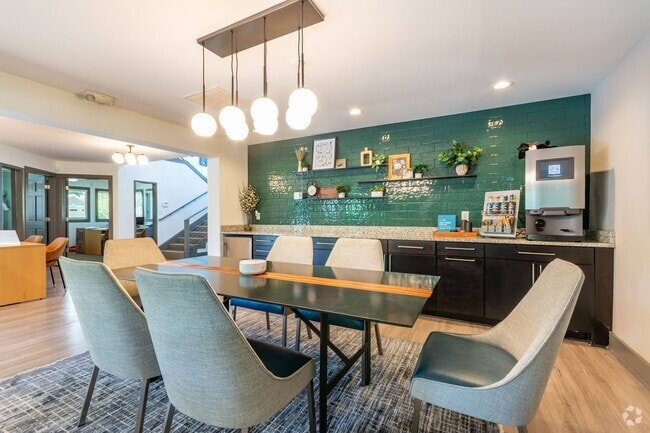 Building Photo - Hawthorne at Oak Ridge Rental