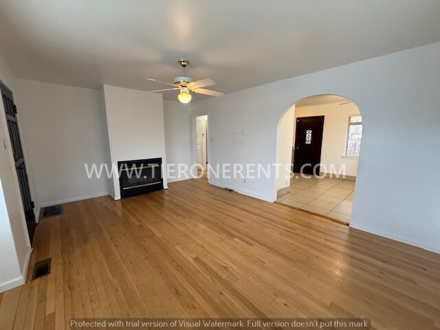 Photo - NO DEPOSIT option available for qualified renters with Obligo.