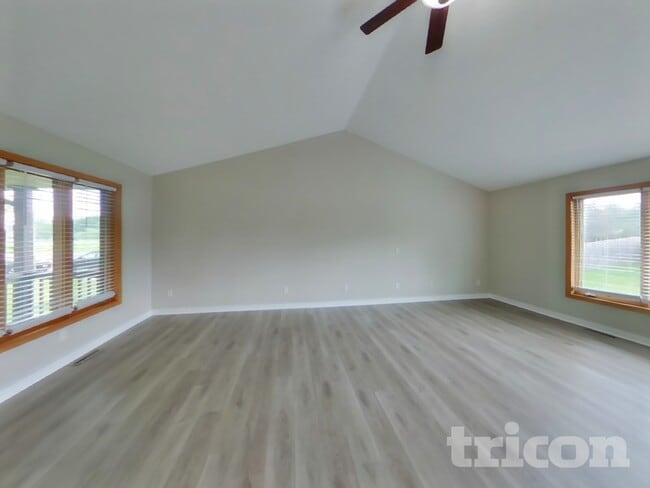 Photo - 10527 61st Pl