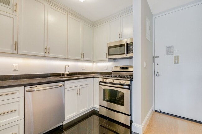 Photo - One Lincoln Plaza