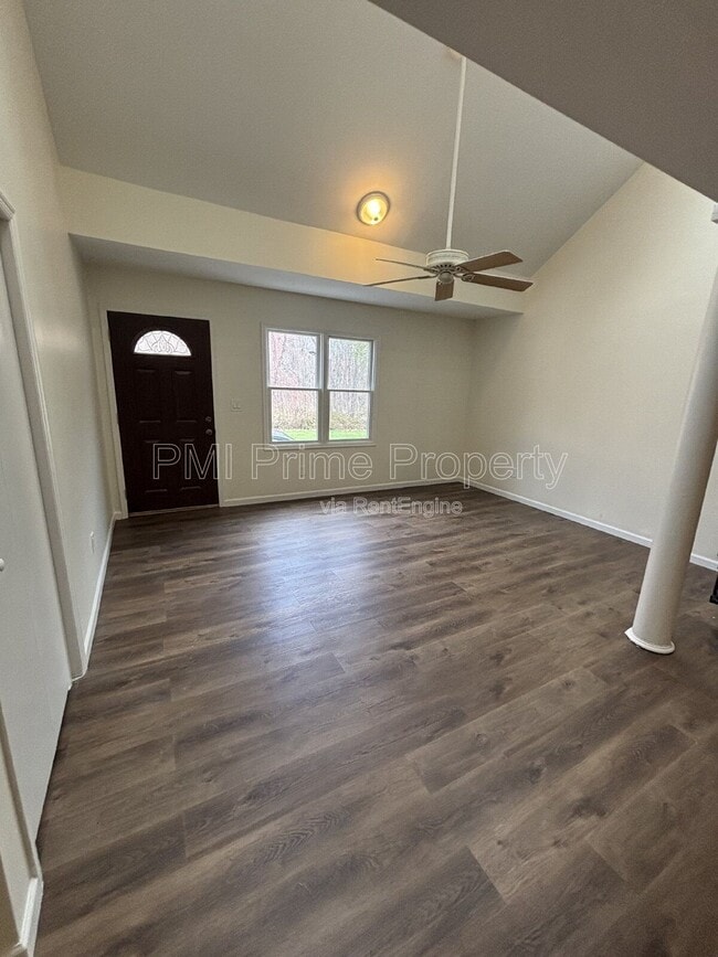 Building Photo - 887 Edwards Rd Unit D