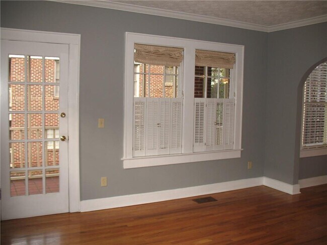 Photo - 789 Frederica St NE