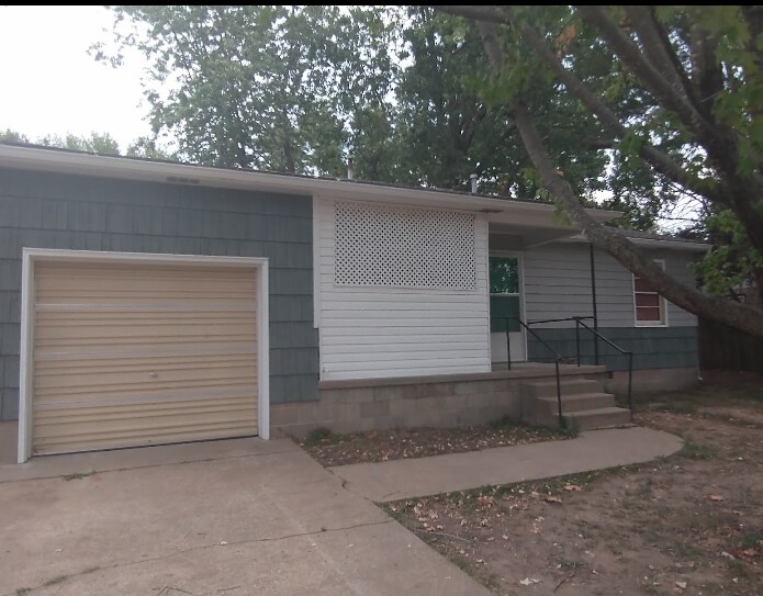 Photo - 1134 N Clay St House