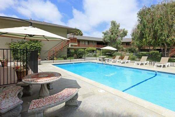 Photo - 555 Greenbrier Dr