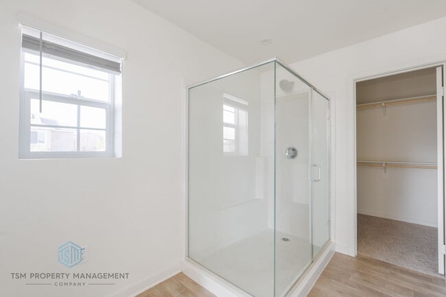 Photo - 16040 Olivas Ln