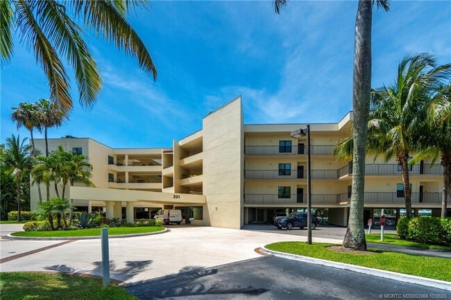 Photo - 221 NE Plantation Rd Unidad 407