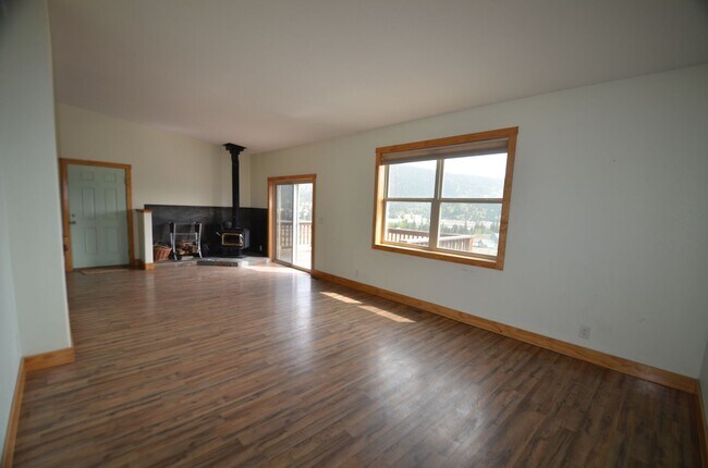 Photo - 600 Edgewood Rd Unit 600 Edgewood - Upstairs