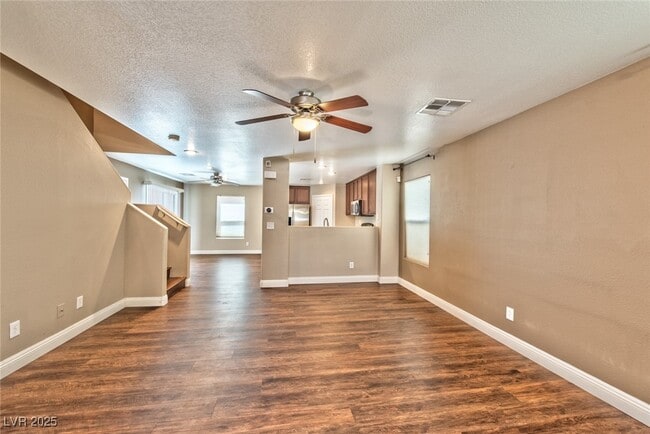 Photo - 11577 Giles St