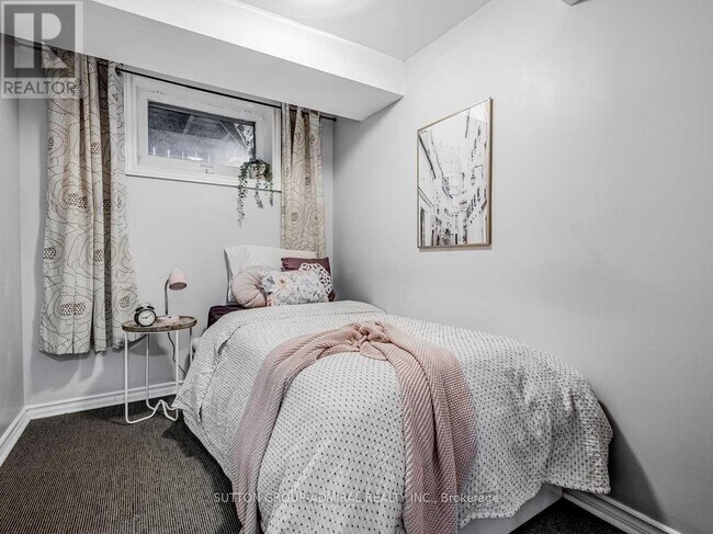 Photo - 6 Fallowfield Rd