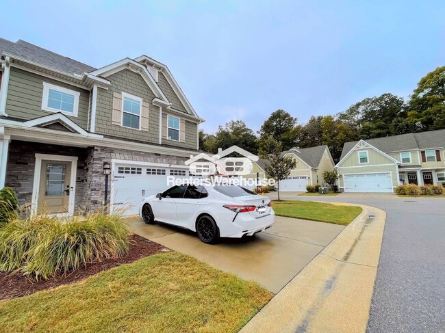 Photo - 1839 Whelp Way