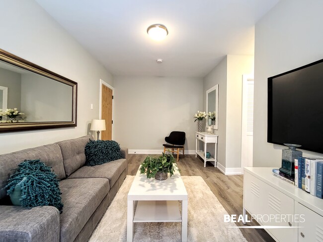 Photo - 431 W Belden Ave Condo Unit Studio