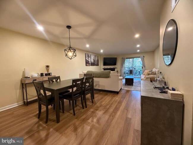 Photo - 180 Valley Stream Cir