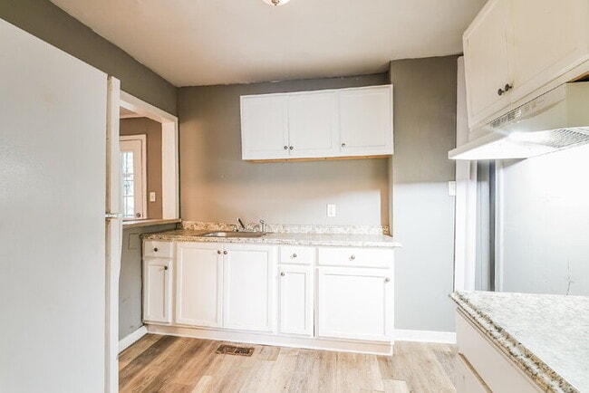 Photo - 6629 Grasselli Rd