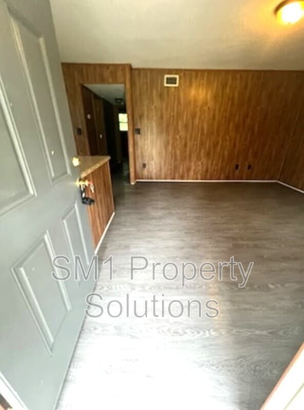 Photo - 1716 Green Oaks Dr SE