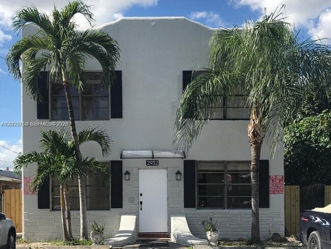 Building Photo - 2932 NW 16th Ave Unit 3B