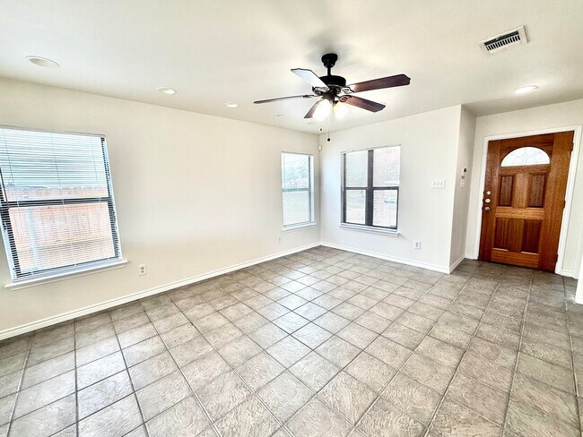 Photo - House in SE Austin Near Airport and Tesla!