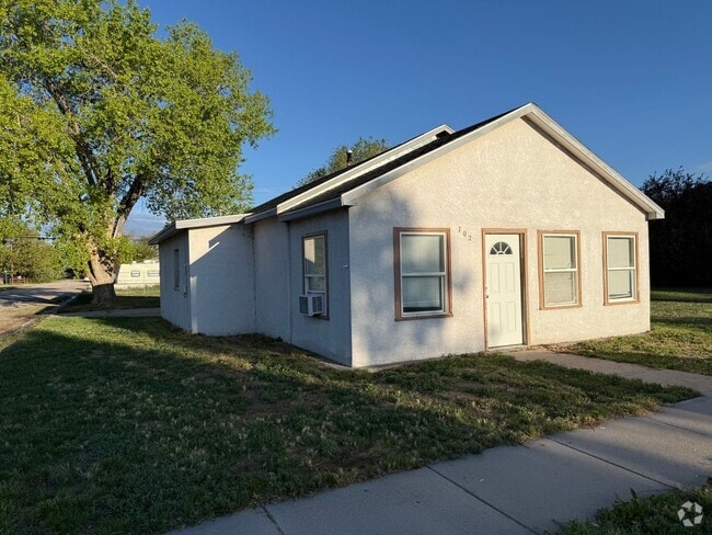 Building Photo - Two bedroom, One bathroom, Pet friendly ho... Rental