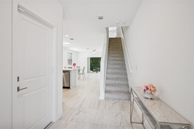 Photo - 180 SE 5th Ct