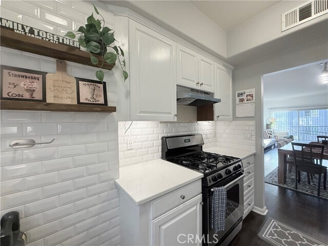 Building Photo - 3401 S Bentley Ave Unit 203