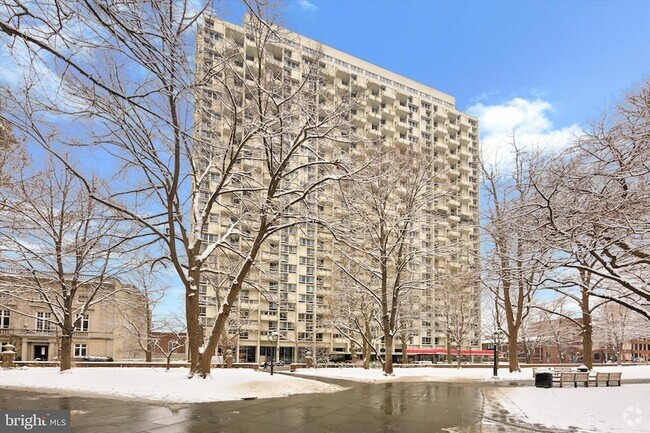 Building Photo - 604 36 S Washington Square Unit 804 Rental