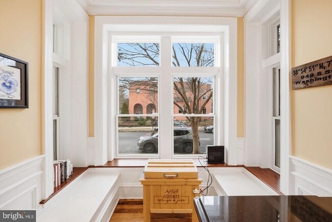 Photo - 949 S St NW