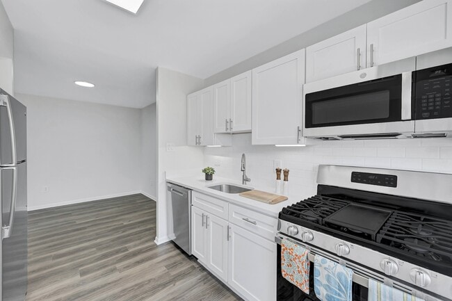 Photo - Reston Glade