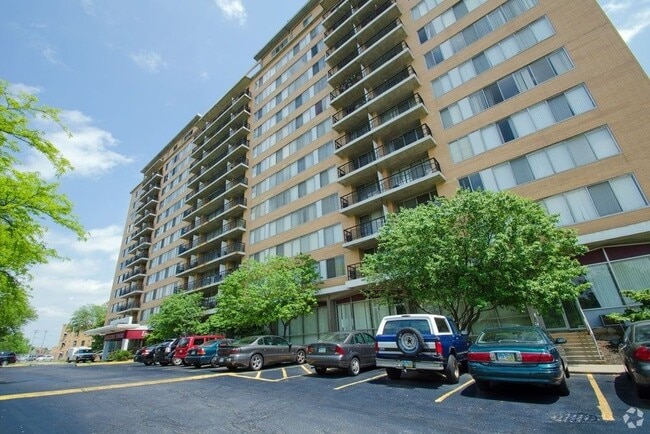 Photo - Executive Towers Apartments