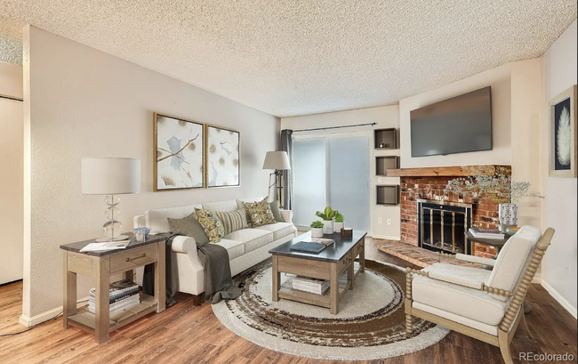 Building Photo - 1-Bed Aurora Gem - Private Balcony, Workin... Unit # 304B Rental